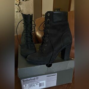 Timberland women’s low black boots